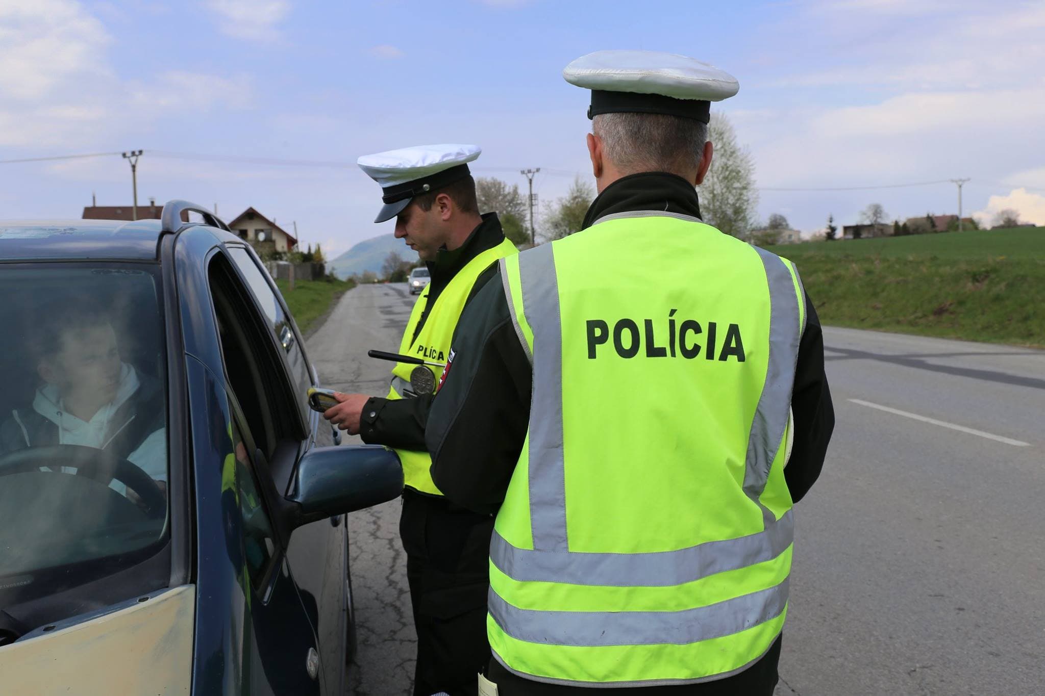 Na vonkajších hraniciach Slovenska obmedzili cestovanie do EÚ