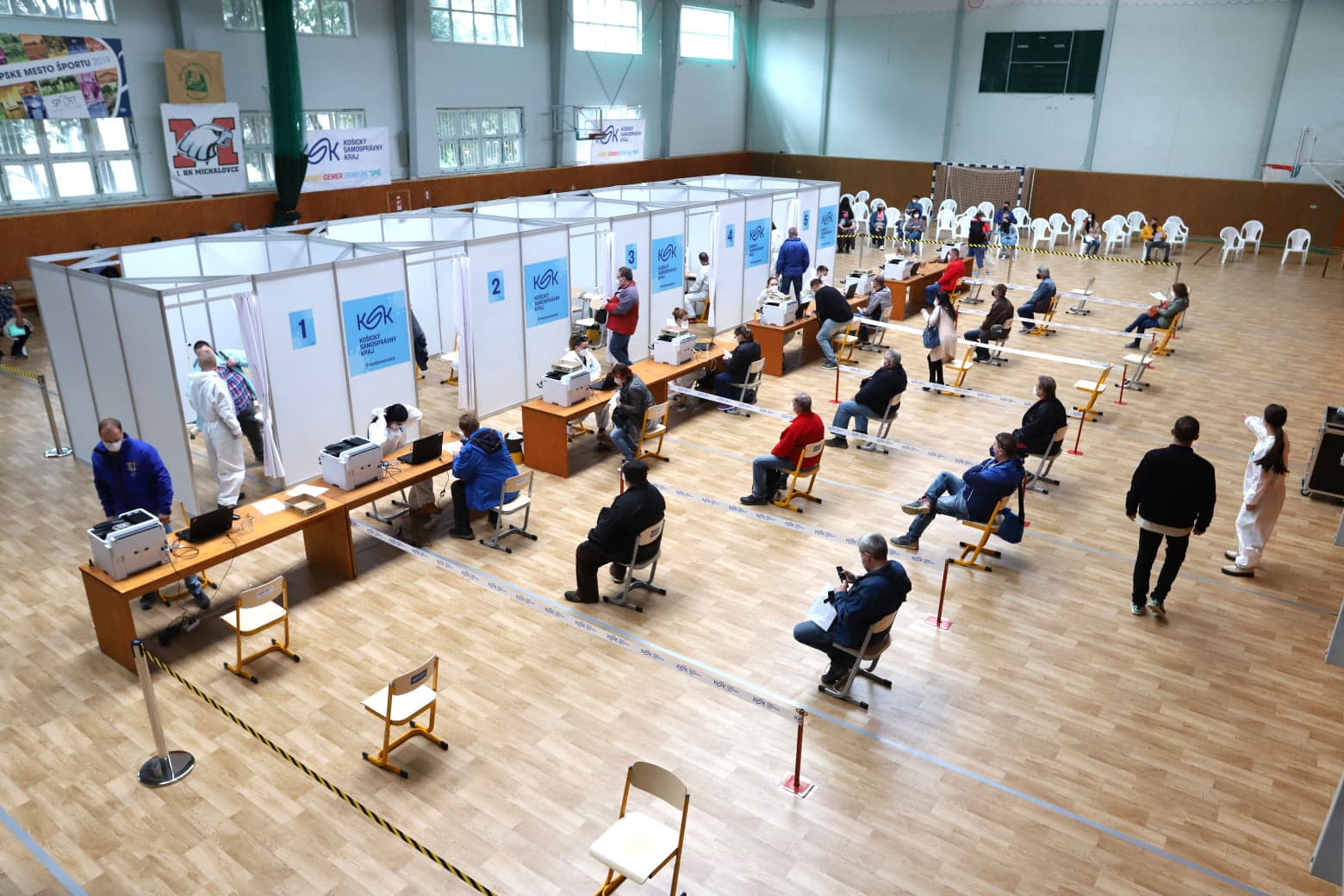 Veľkokapacitné očkovacie centrá zatiaľ kraj neplánuje zatvoriť