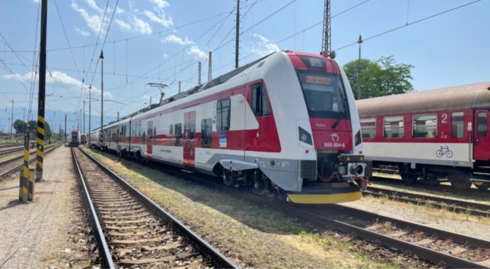 Vlaky budú premávať rýchlejšie a častejšie pre veľkú väčšinu cestujúcich