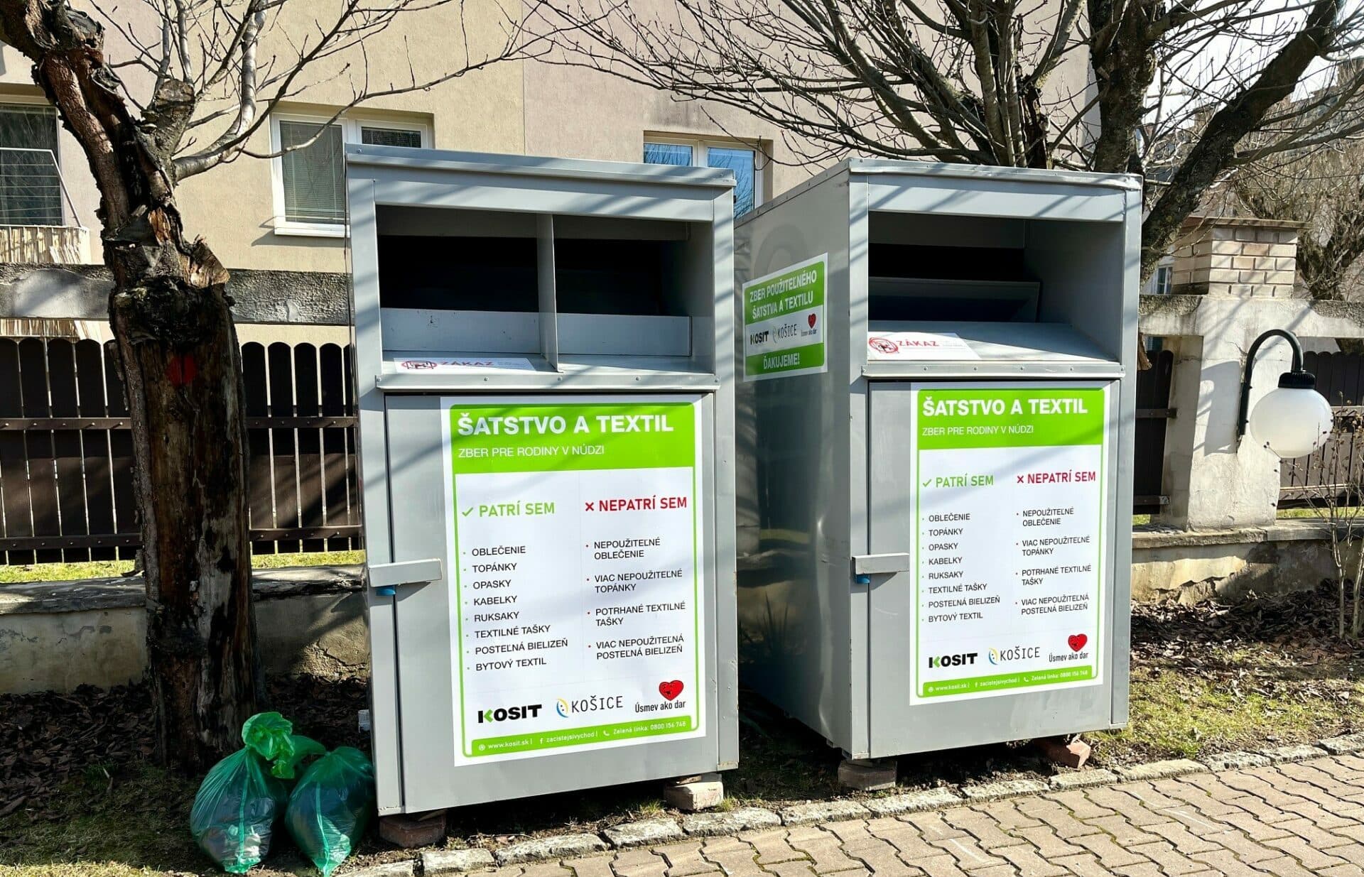 Unikátny koncept zberu šatstva v Košiciach pomôže rodinám v núdzi