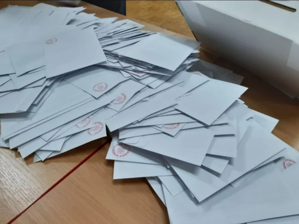 Odbehnite si odvoliť. Pre maratóncov bude zriadená volebná miestnosť