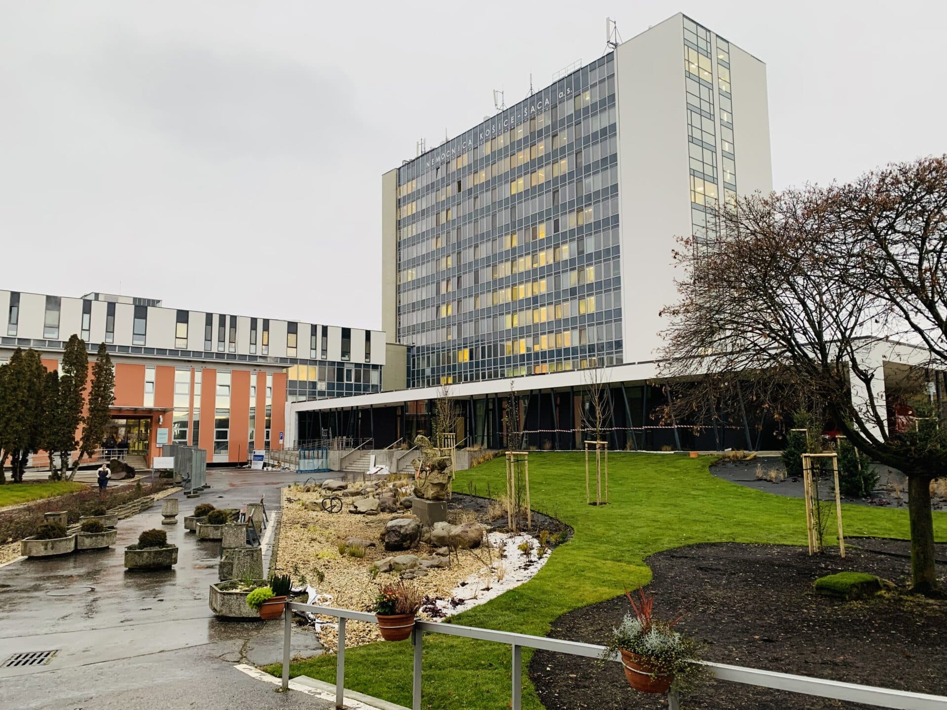 Počet hospitalizovaných pacientov s COVID-19 v nemocnici Košice – Šaca klesá