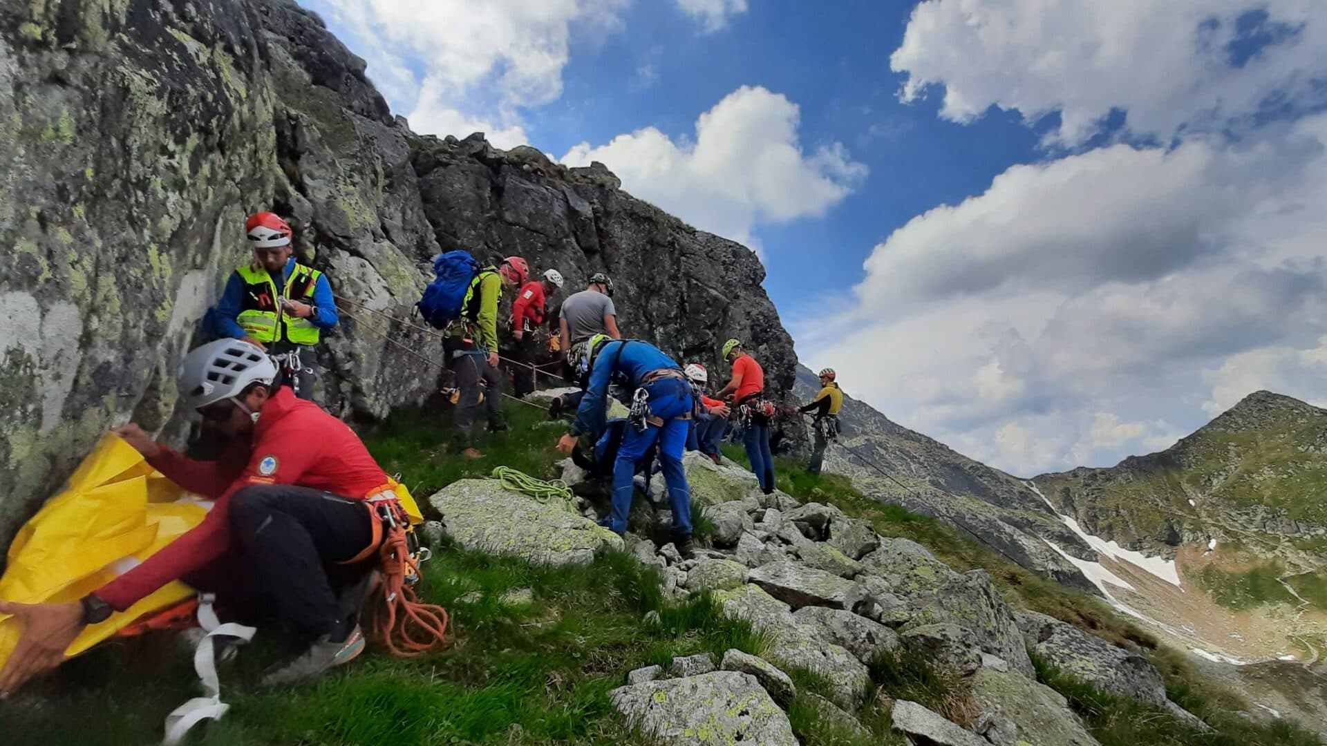 Chystáte sa do hôr? Horskí záchranári odporúčajú vhodnú zimnú výstroj