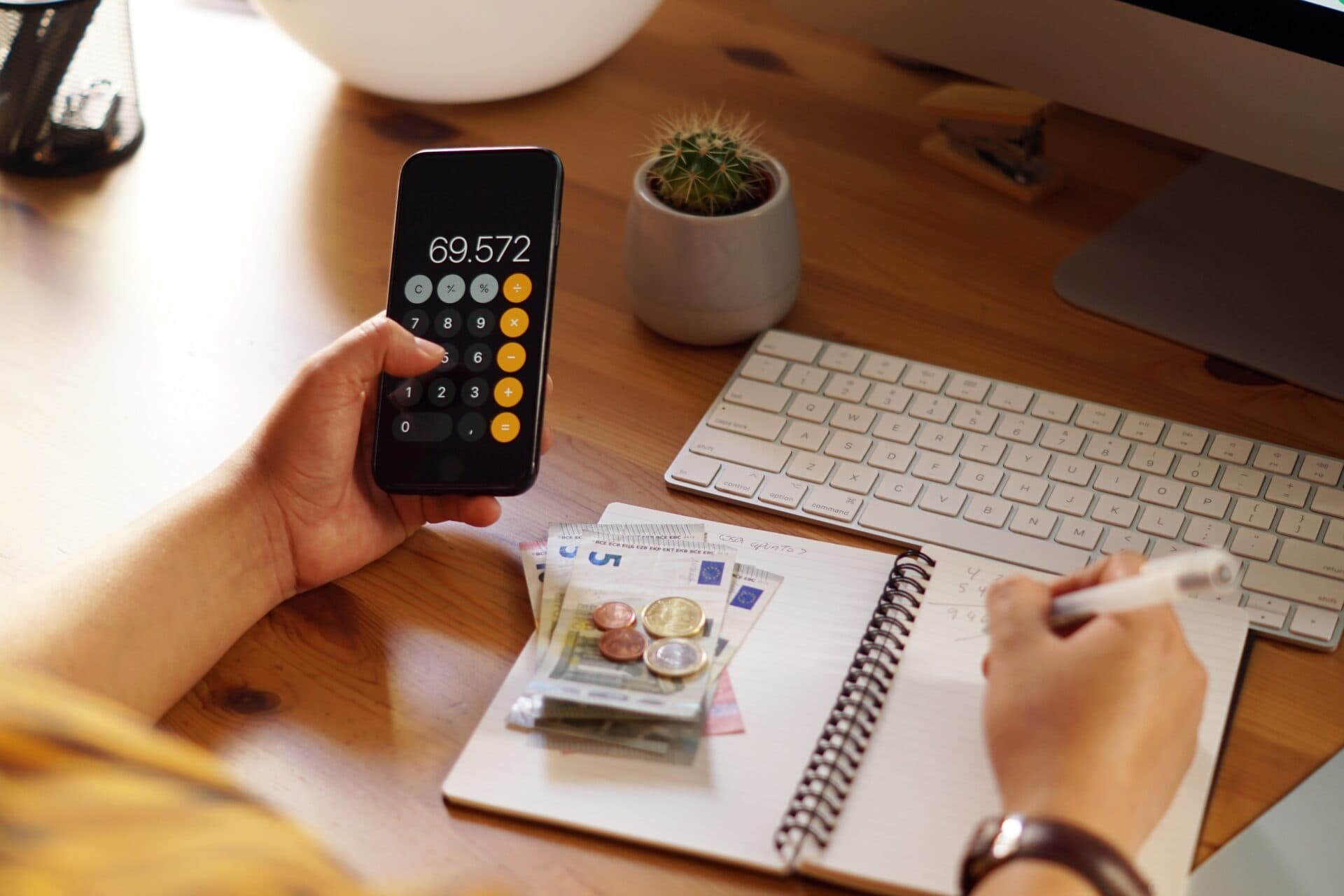 Slováci rátajú s tým, že sa v tomto roku budú mať finančne horšie než vlani