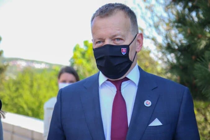 Kollár sa zhodol s Blanárom na zaujatí postoja voči skupovaniu budov a pôdy iným štátom