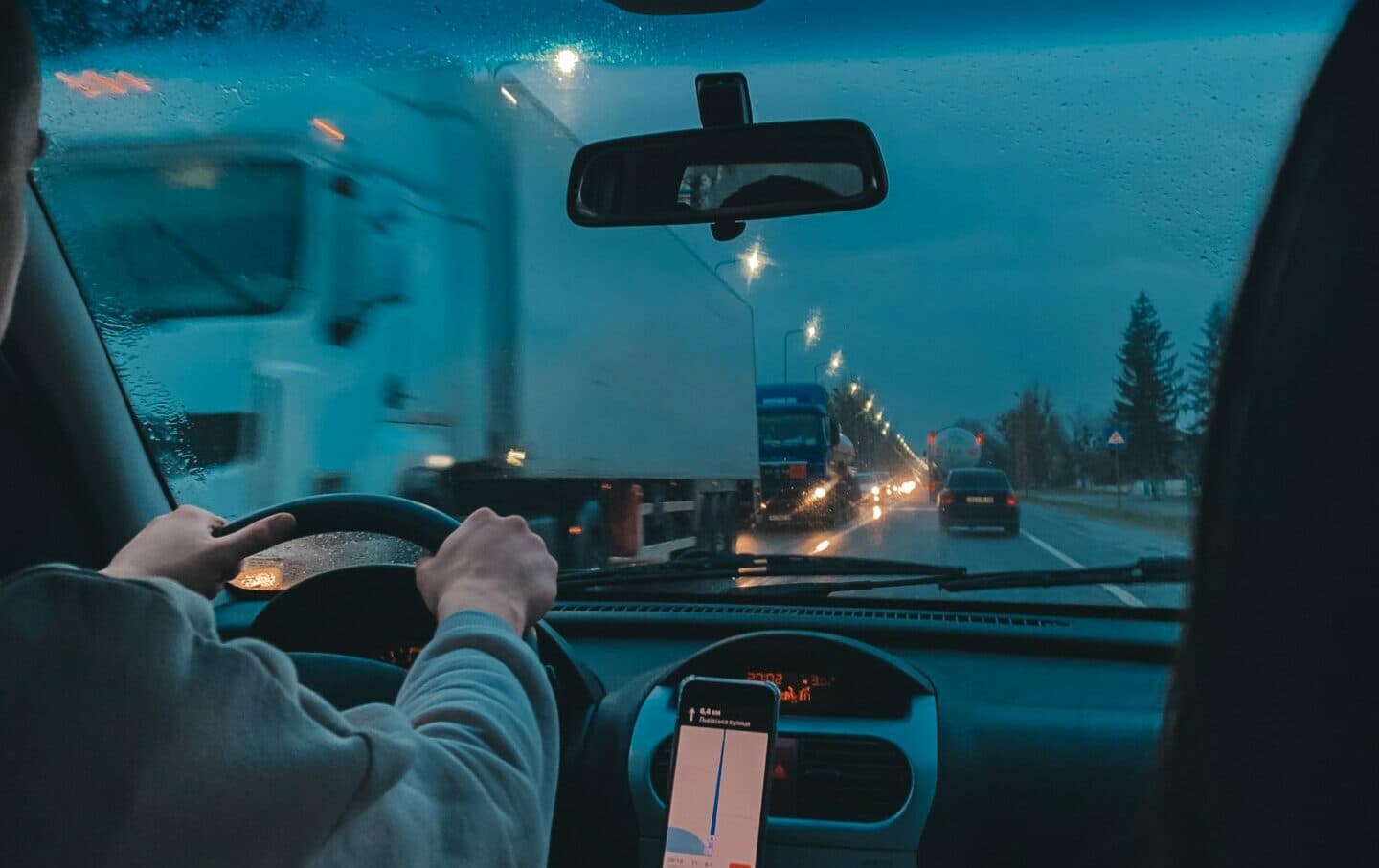 Polícia opäť apeluje na dodržiavanie dopravných predpisov. Nehôd neubúda (foto)