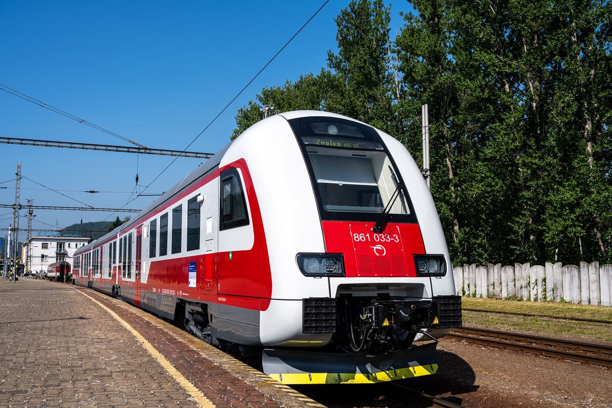 ZSSK v závere letných prázdnin vypraví po celom Slovensku posilové vlaky