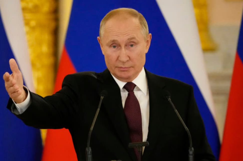 Putinovi nejde len o Doneck a Luhansk alebo o obsadený Krym, vyjadril sa politológ