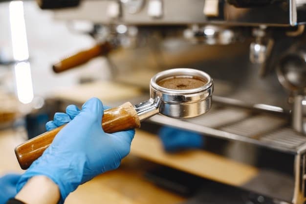 Pijete kávu a usadeninu následne vyhadzujete? Chyba! Využite ju efektívne