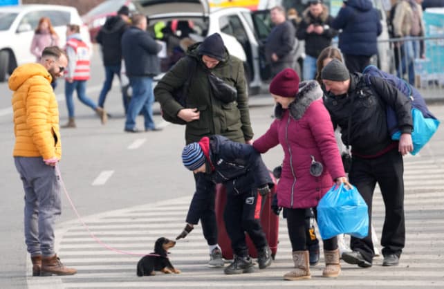 Slovensko-ukrajinské hranice v smere na Slovensko prekročilo vo štvrtok viac ako 2800 osôb
