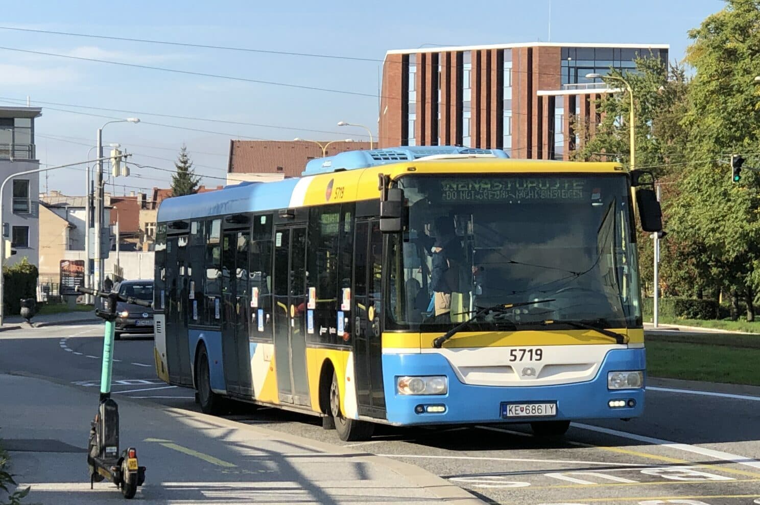 VEĽKÝ PREHĽAD ZMIEN: DPMK znižuje počet autobusových liniek