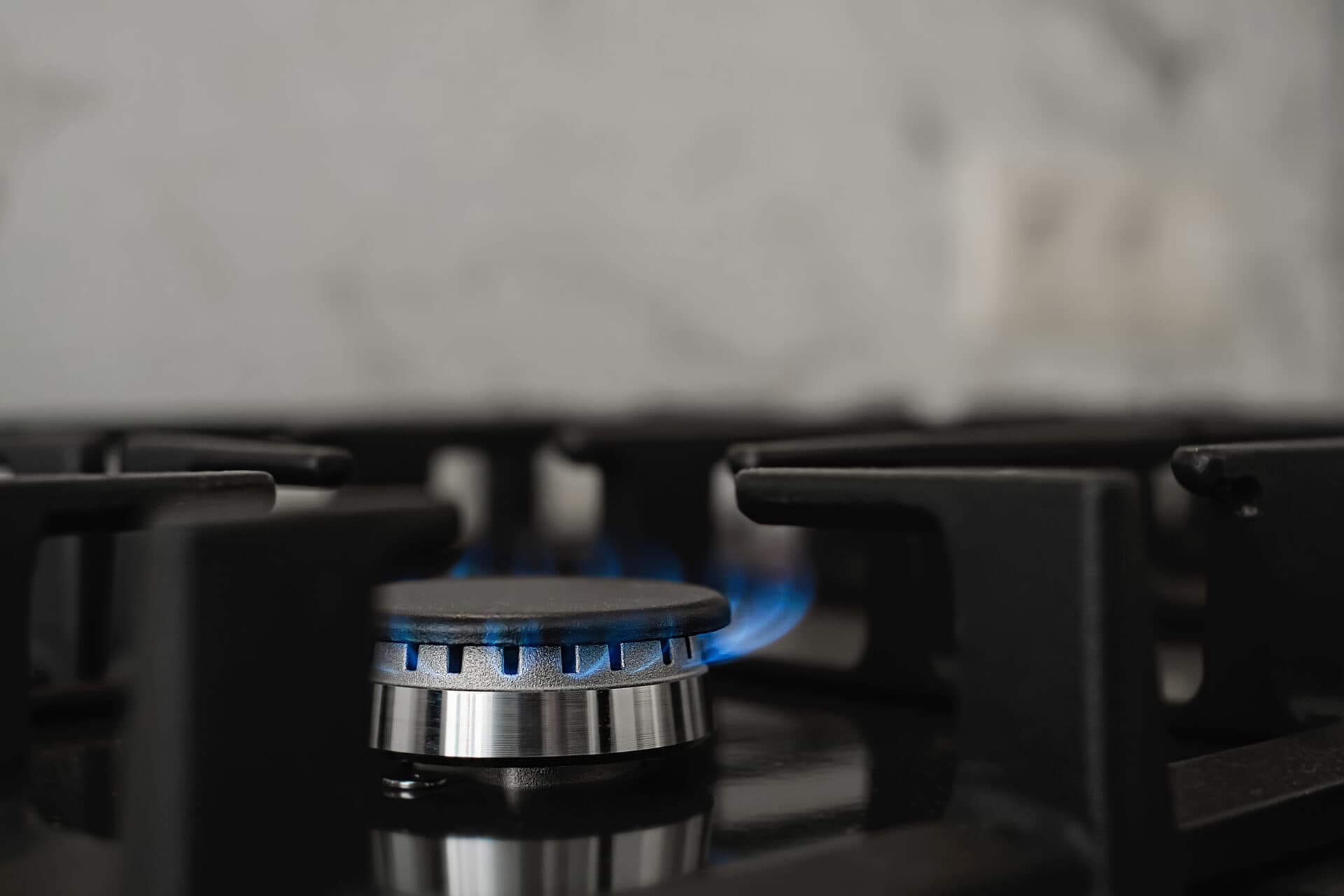 Nárast cien energií by nemali presiahnuť 20 eur na priemernú domácnosť