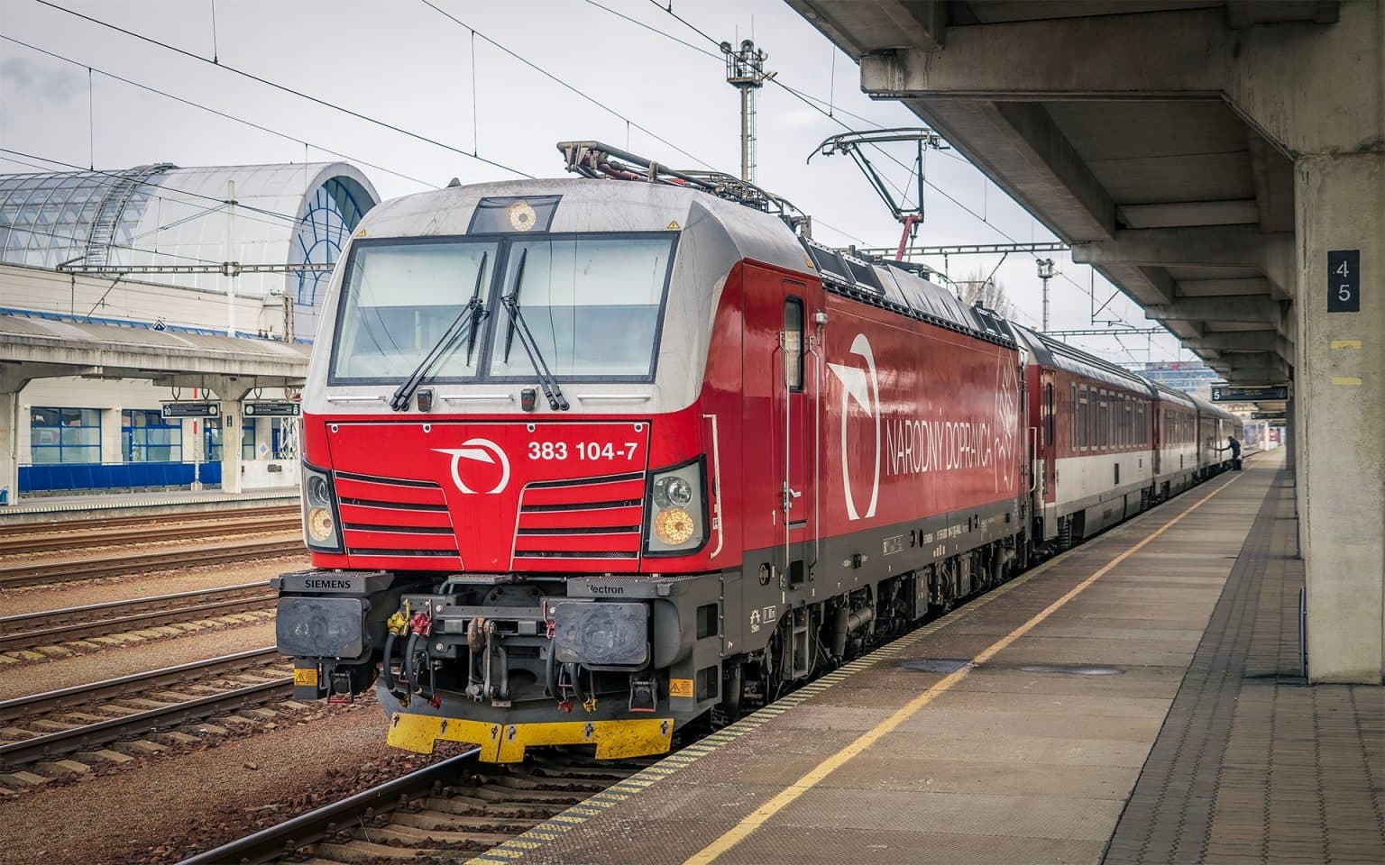 Obmedzenia zastavili vlaky aj na južnej trati medzi Zvolenom a Košicami