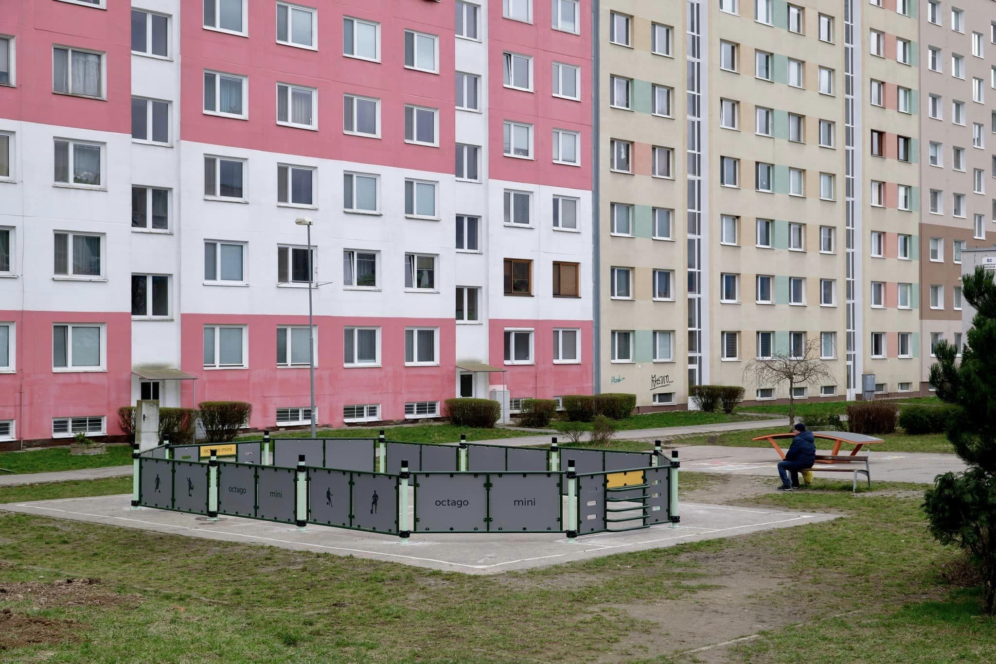 Fotografia k súvisiacemu článku Novinka na Sídlisku KVP v Košiciach poteší všetkých obyvateľov. Kde nájdete nové športoviská?