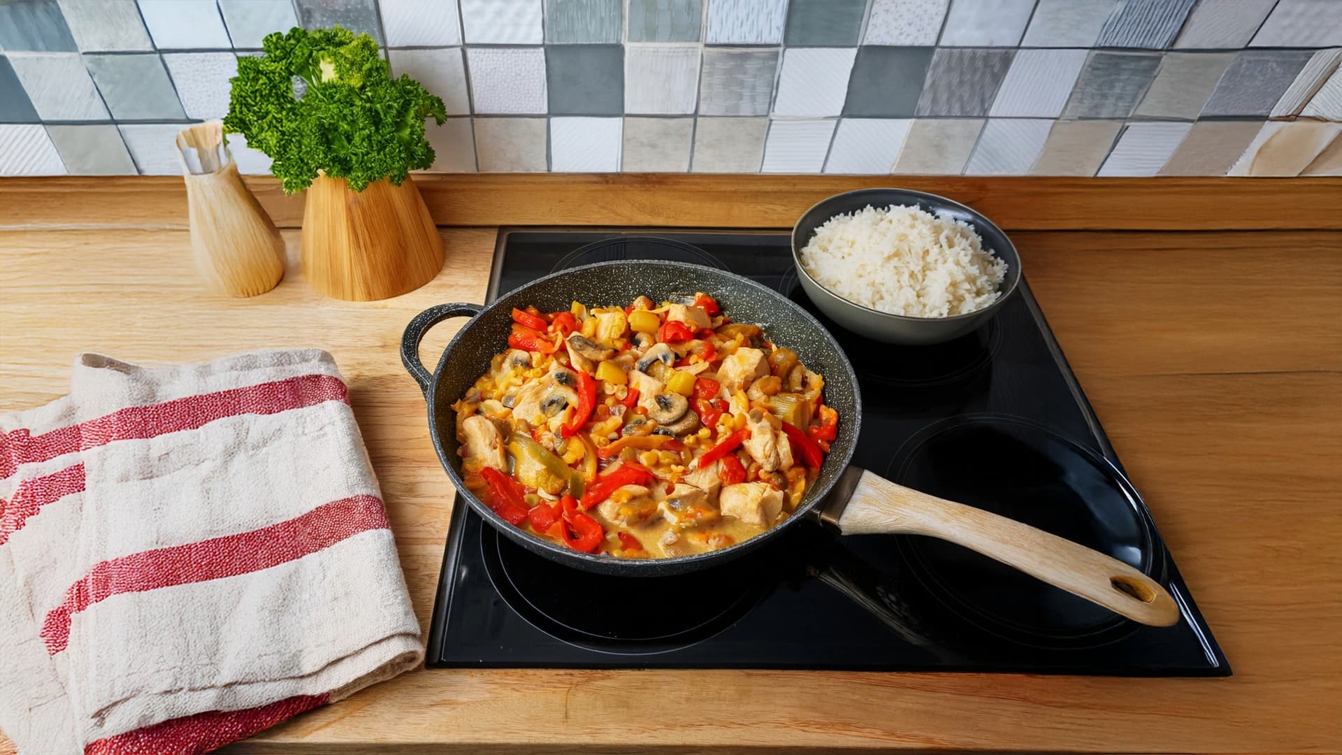 Fotografia k súvisiacemu článku Tip na recept: Kuracie soté s paprikou a šampiňónmi, podávané s ryžou