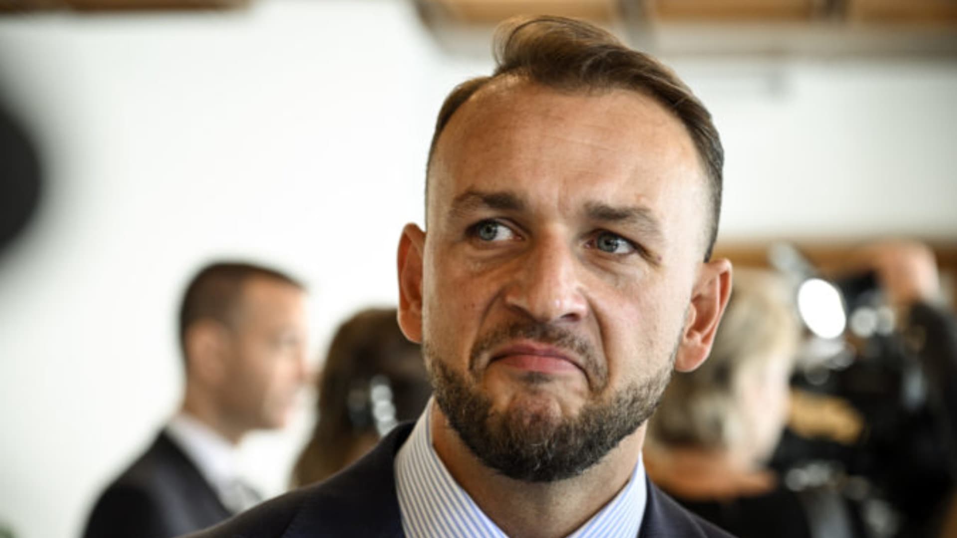 Šutaj Eštok: Šéf Hlasu obvinil opozíciu z papalášstva a odmietania úspor