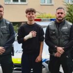 Keď ide o sekundy! Policajti pomohli zranenému chlapcovi v dopravnej špičke