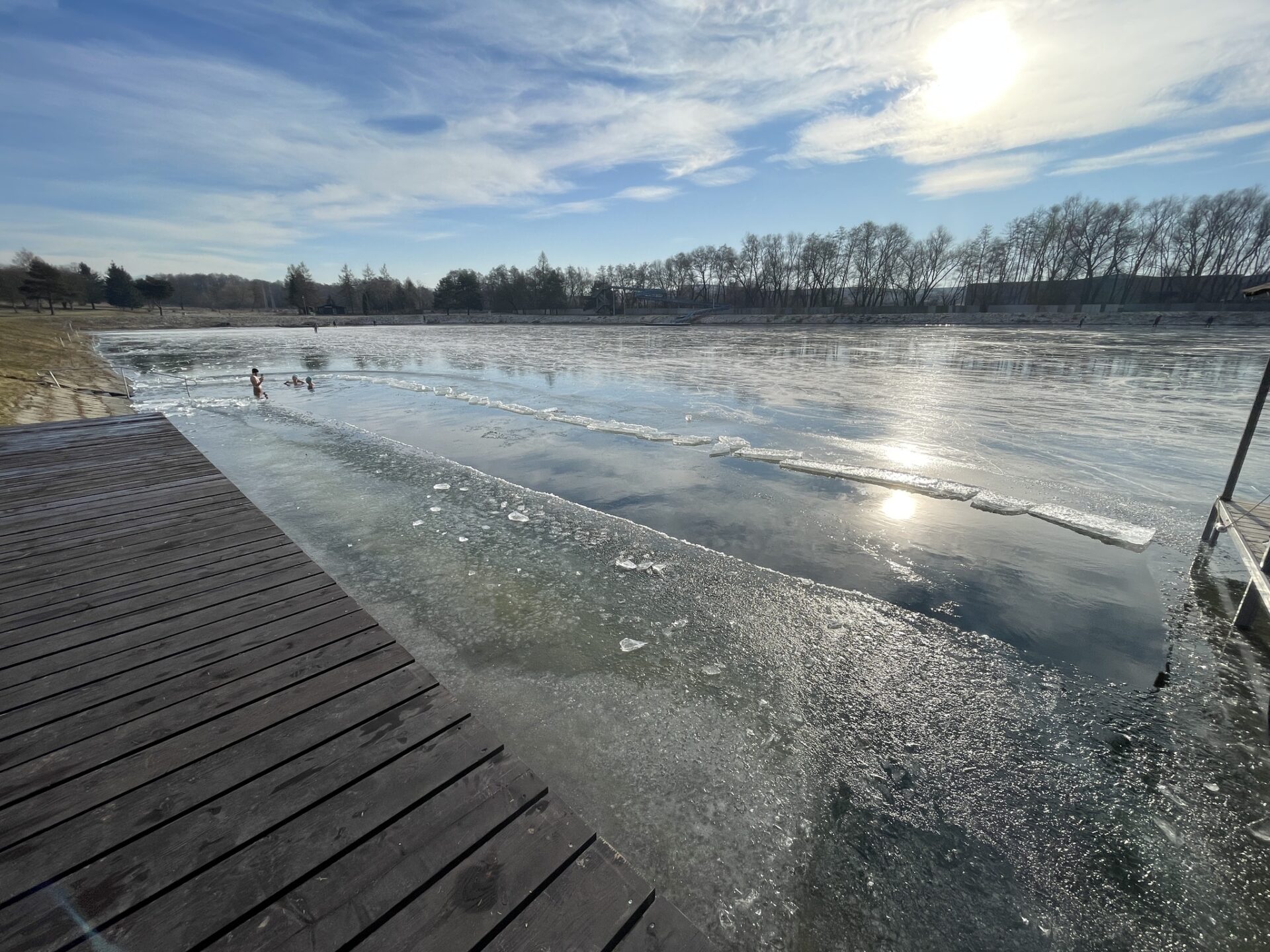 Bezplatné korčuľovanie a otužovanie v Prešove. Areál Delňa je otvorený každý deň