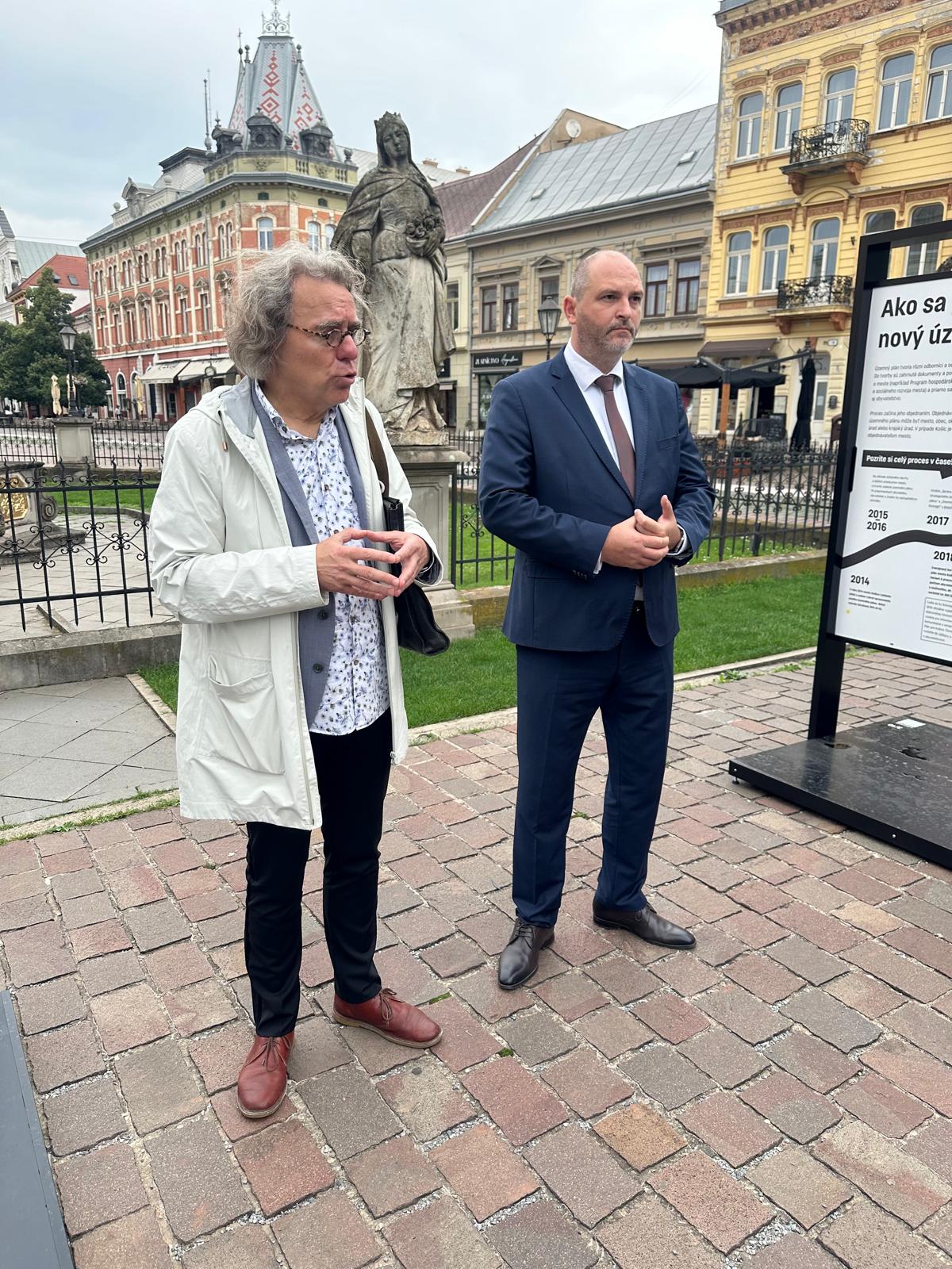 Primátor Košíc Jaroslav Polaček a hlavný architekt mesta Košice Petr Kropp predstavili nový územný plán mesta. FOTO: Tomáš Mácha