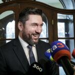 Takáč: Znižovanie platov môže ohroziť vážnosť funkcie ministra