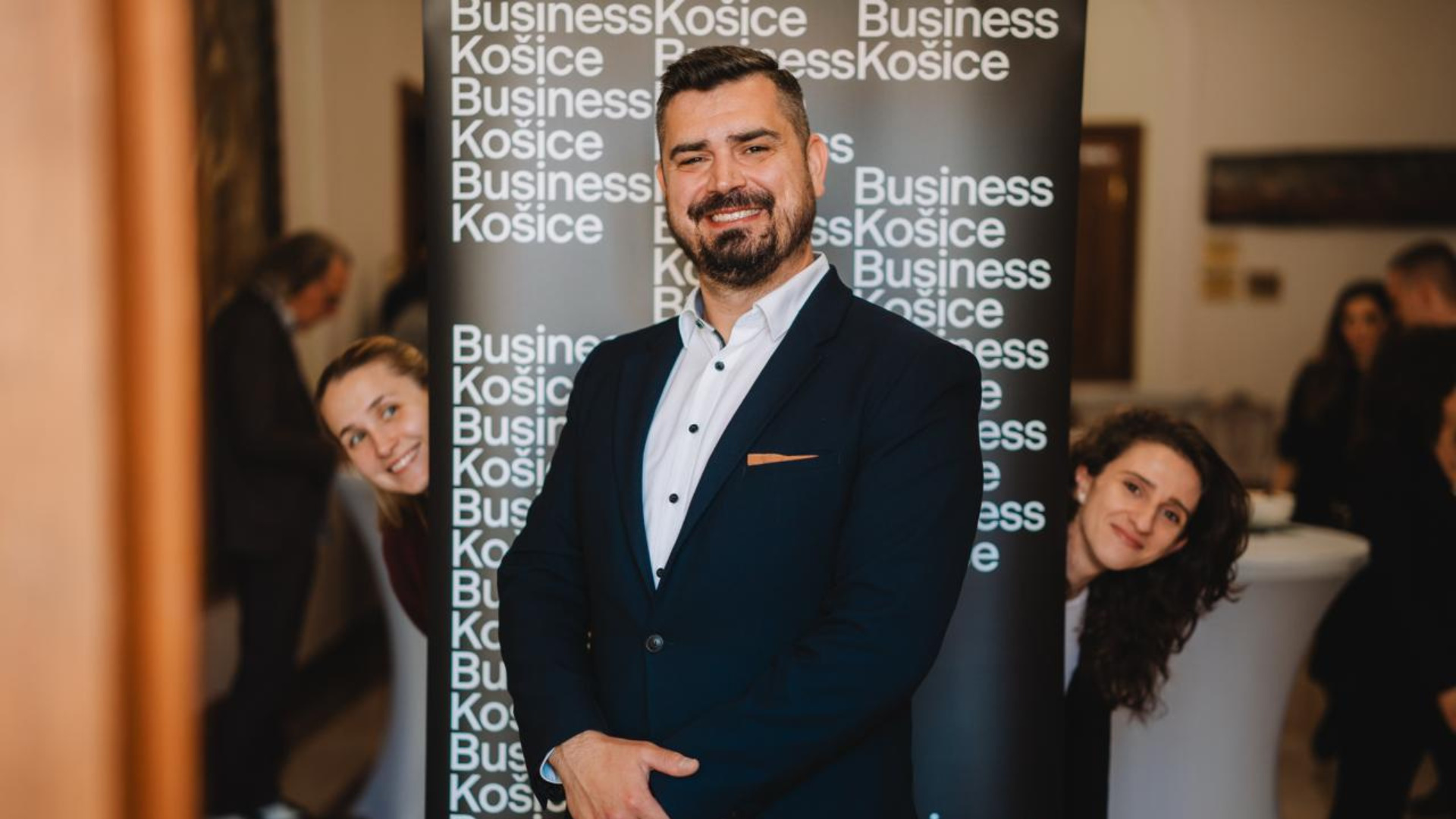 Martin Mudrák zverejňuje dáta z prieskumu od agentúry AKO